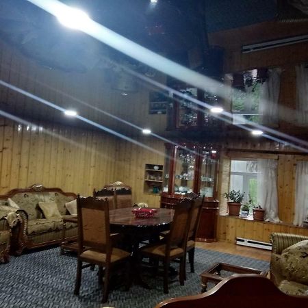 Guest House Tavaduri Местія Екстер'єр фото
