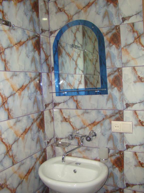 Guest House Tavaduri Местія Екстер'єр фото